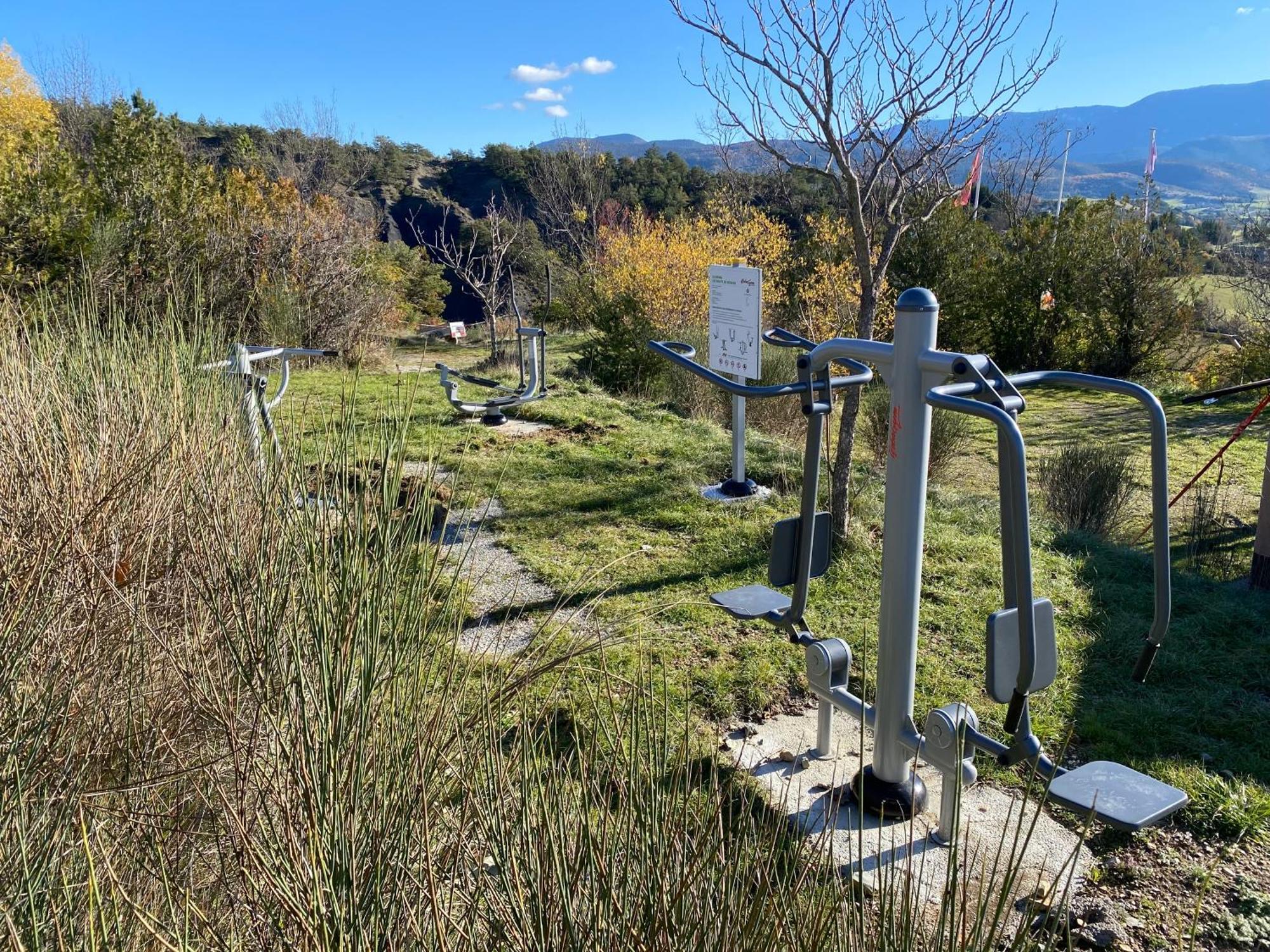 Camping Les Hauts De Rosans Extérieur photo